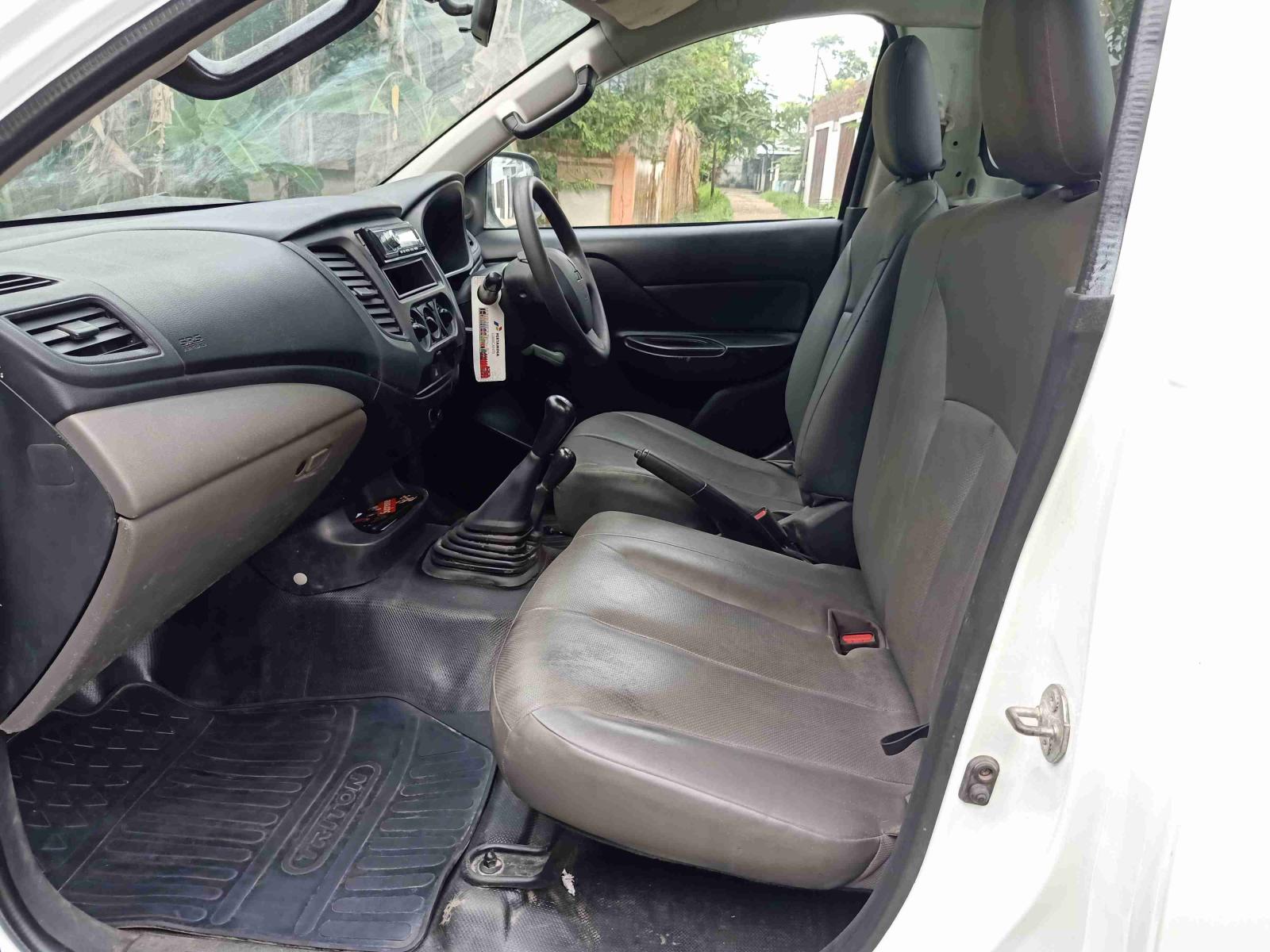 Mitsubishi Strada Triton Hdx Pickup Single Cabin M T X