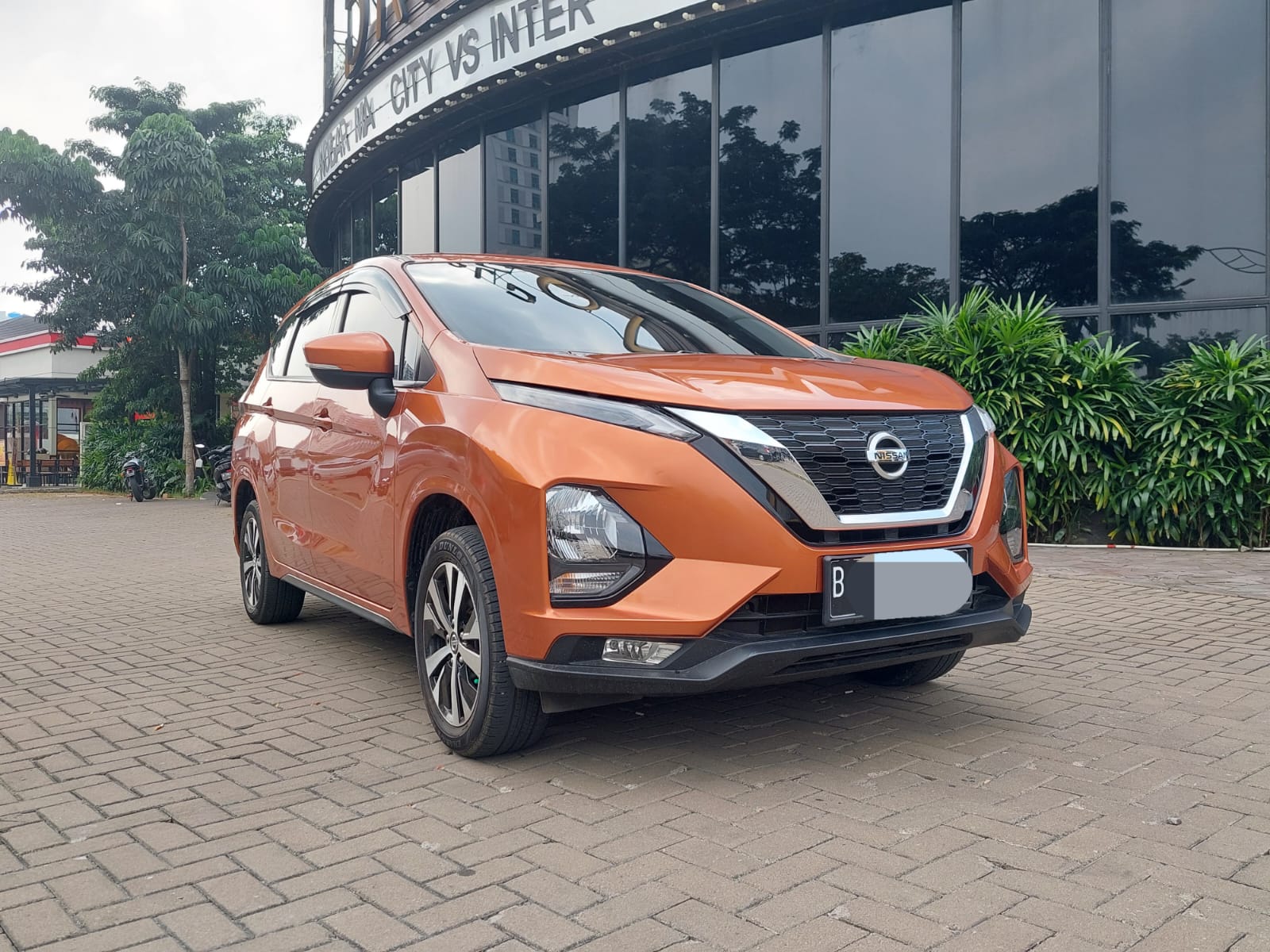 Nissan New Livina Ve At Matic Orange Terawat Istimewa