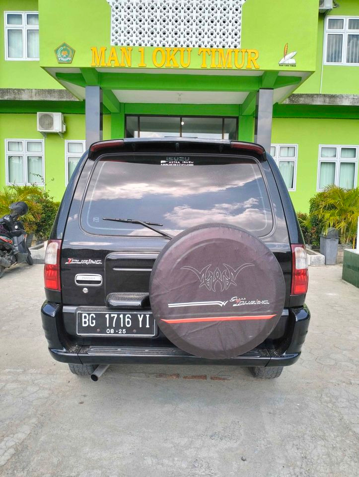 Isuzu Panther Grand Touring Masih Full Ori