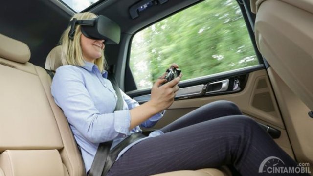 Porsche Siap Mencegah Mabuk Kendaraan Dengan Menggunakan Teknologi VR