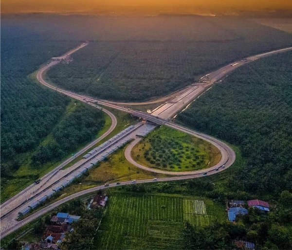 Sepanjang 2020 Hutama Karya Garap 10 Jalan Tol Trans Sumatra