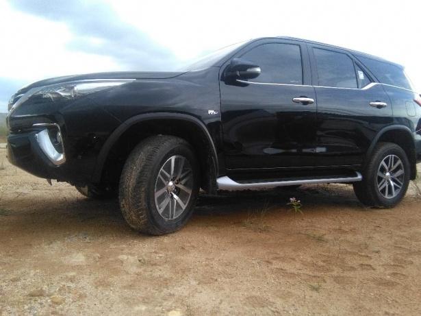 Fortuner warna hitam pekat  rakitan 2022 349608