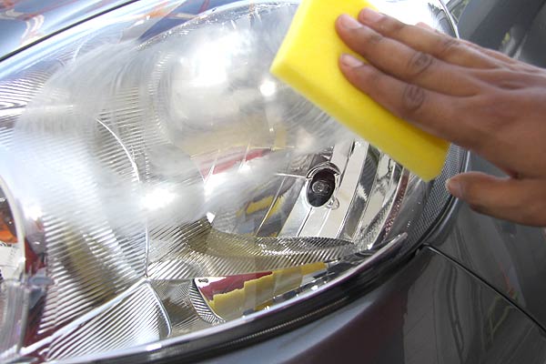 Lampu  Mobil  yang Buram  bagaimana cara membersihkannya 