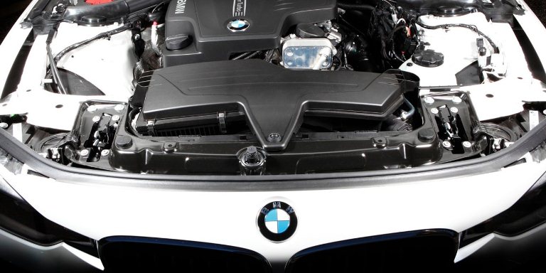 Review BMW  320I  2012