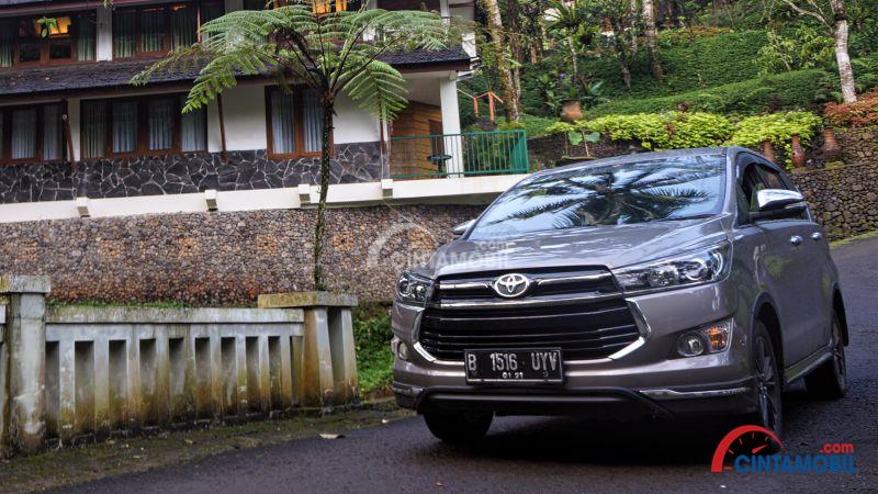 Review Lengkap Toyota Venturer  Diesel 2019 Mobil Keluarga 