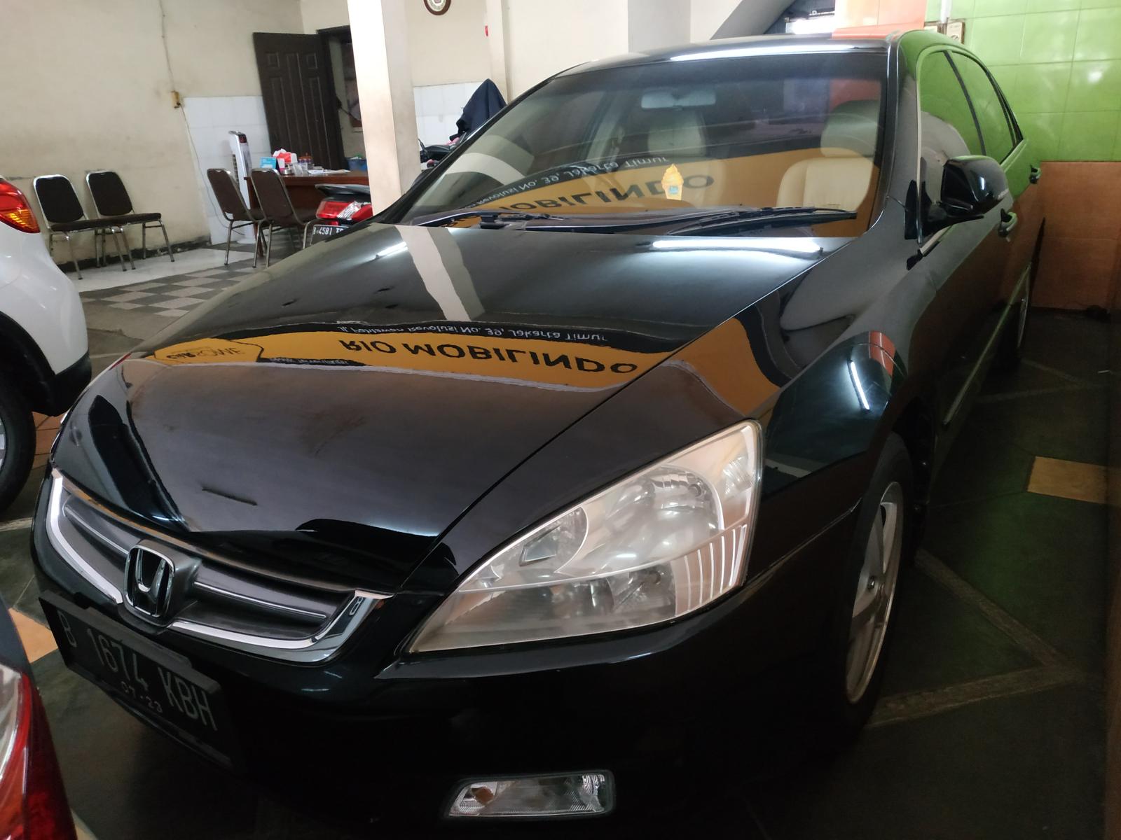 Jual mobil bekas  Honda  Accord  VTi 2006 dengan harga murah 