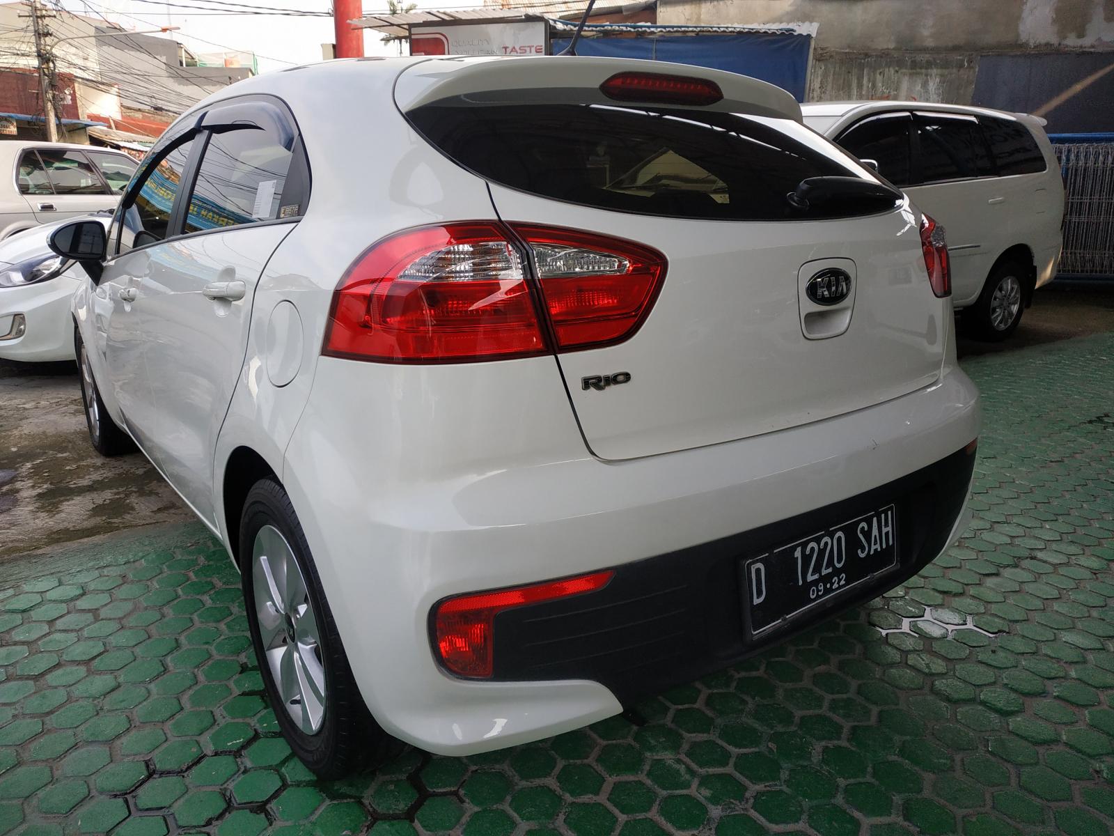 Dijual Mobil Kia Rio 1.4 MT 2017 Bekas Terbaik, DKI Jakarta 4401783