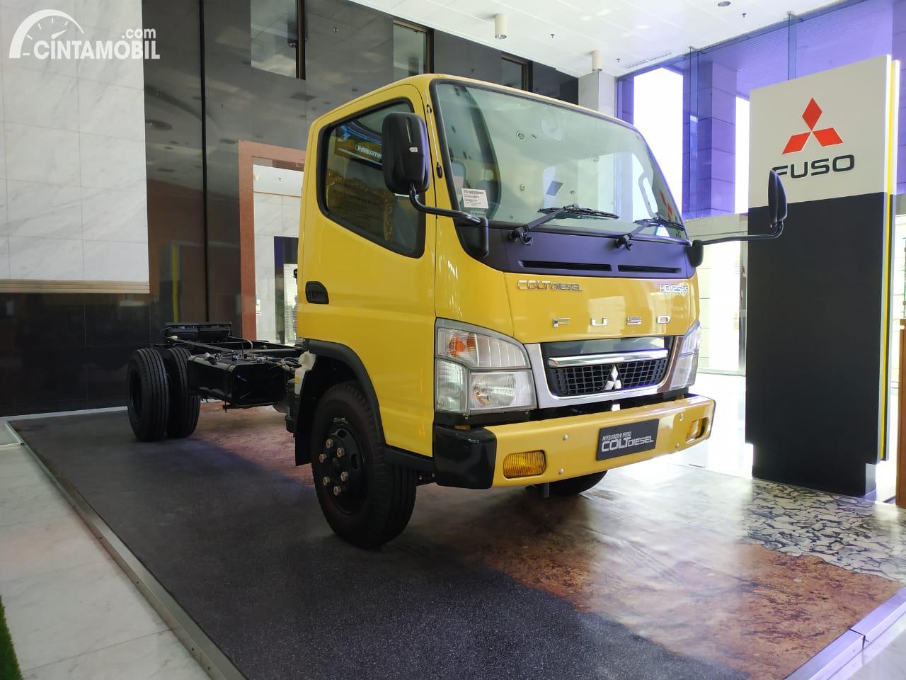 Giicomvec 2020 Ktb Lakukan Donasi Dua Unit Mitsubishi Fuso Ke