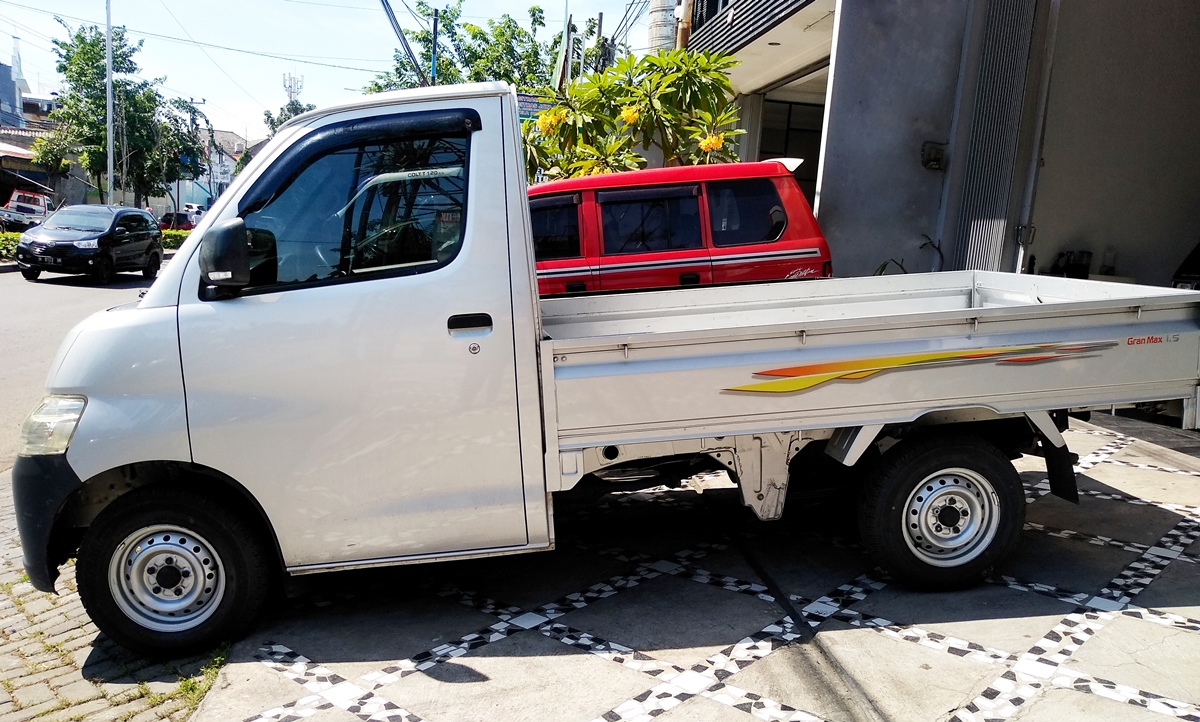 Dijual Cepat Daihatsu Gran Max Pick Up  1 5 2022 di Jawa  