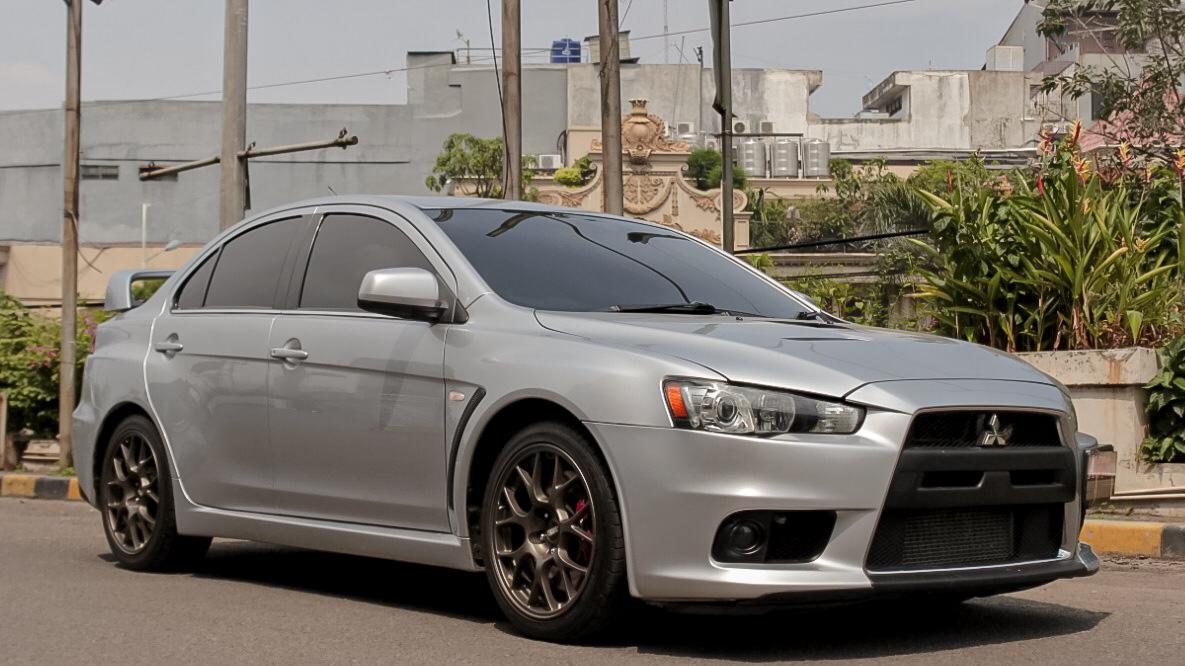 Mitsubishi Lancer x 2008 Silver