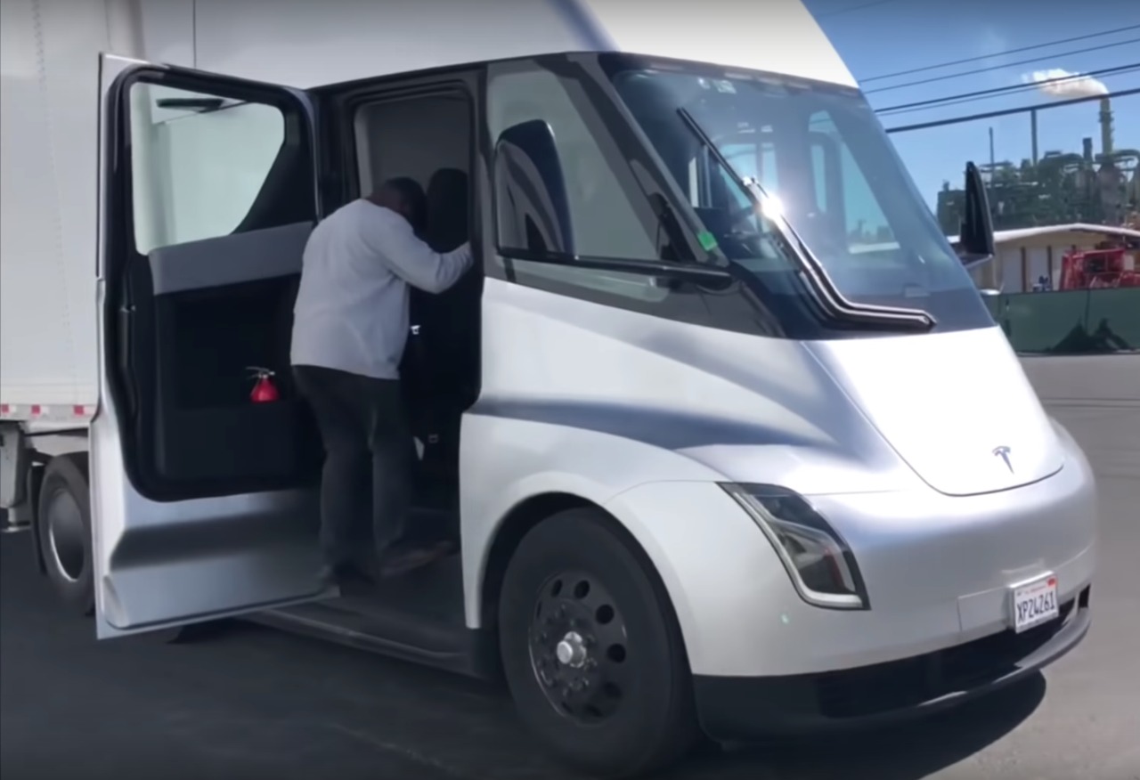 Review Tesla Semi Truck 2021: The Game Changer