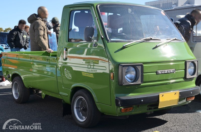 Gambar menunjukkan generasi keenam dari Suzuki Carry