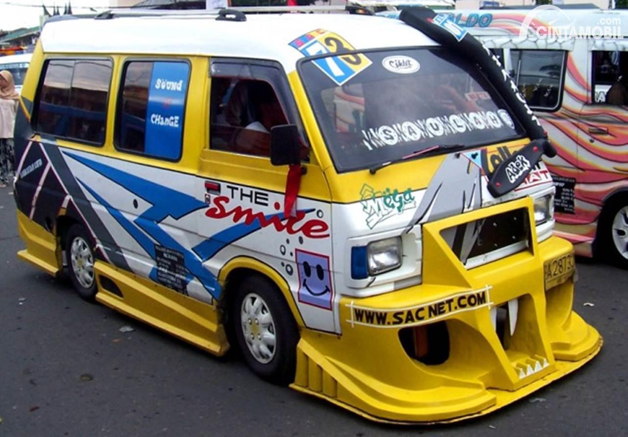 Inspirasi Modifikasi Suzuki Carry 1.0 Minibus yang Gaul