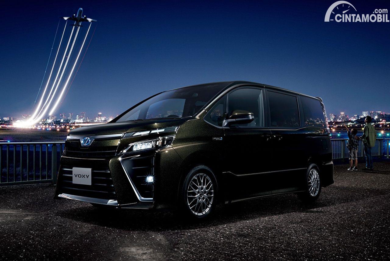 Toyota voxy википедия