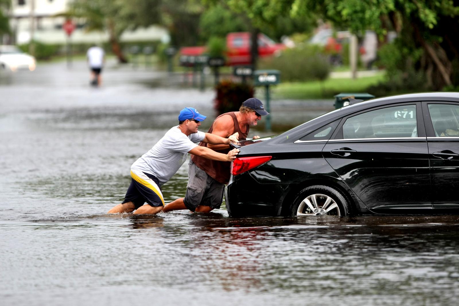 Begini Cara  Mengetahui Mobil Bekas  Banjir 