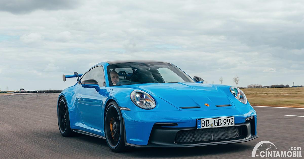 Porsche 911 GT3 RS Terbaru Tertangkap Kamera, Tampil Dengan Sayap ...