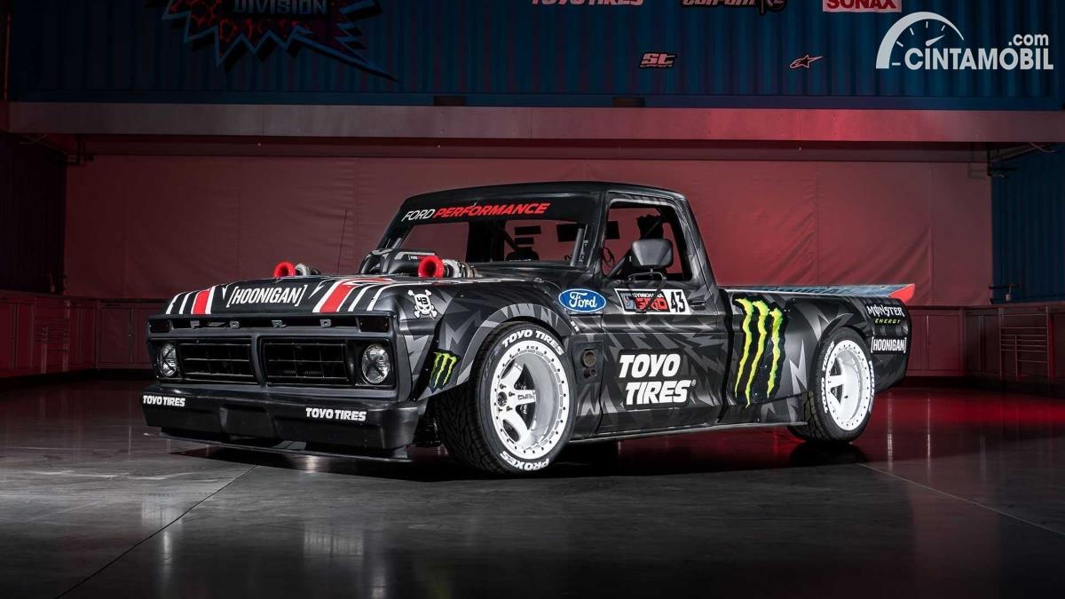 HOONIGAN Lada