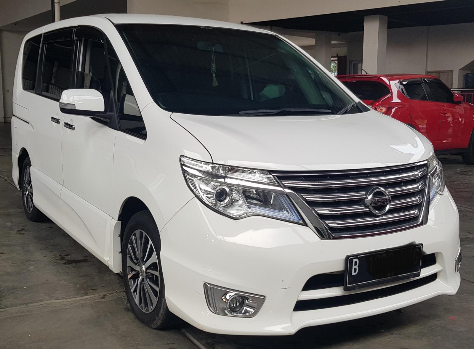 Nissan Serena Hws A T Matic Putih Km Rban Siap Pakai