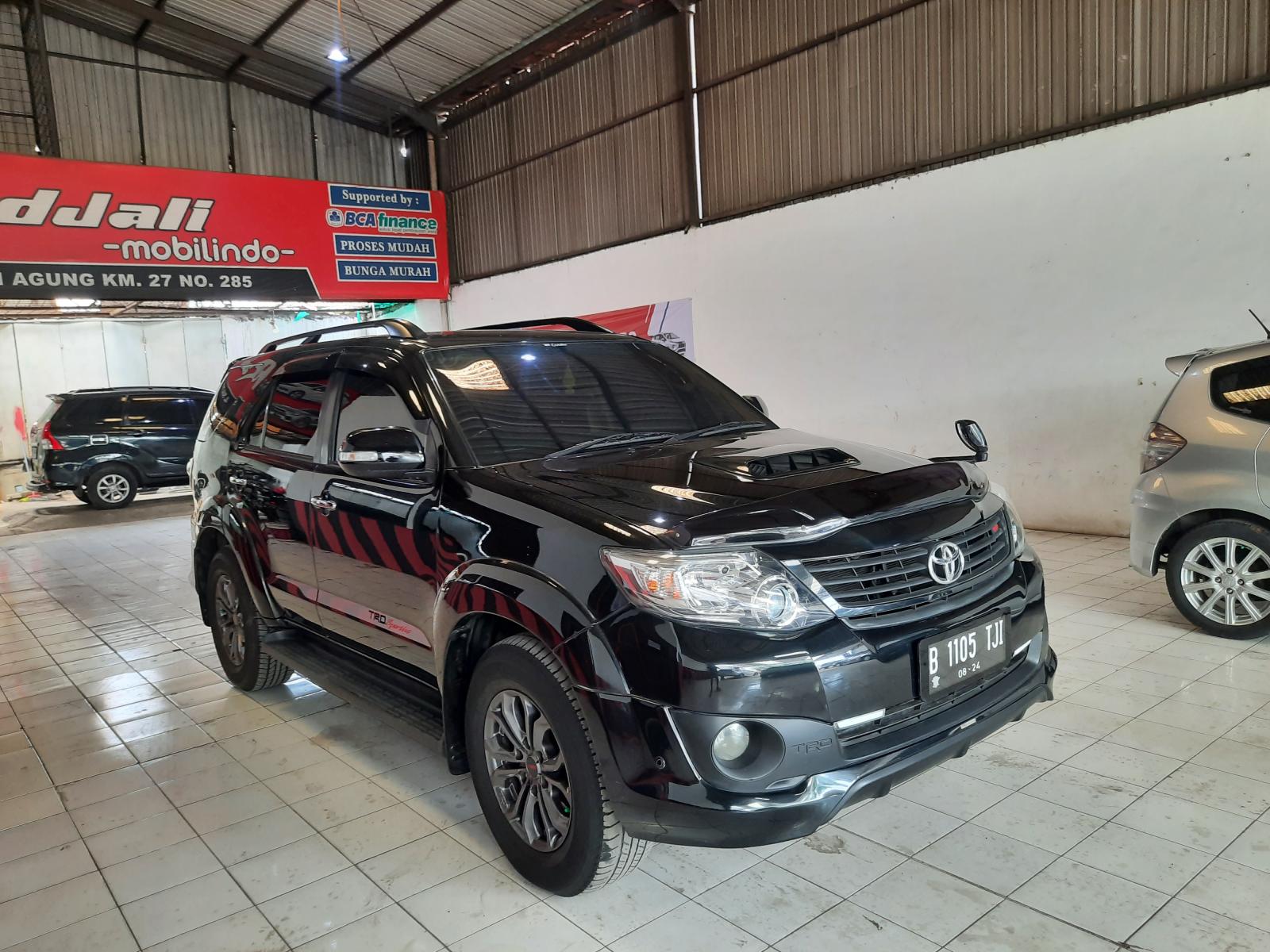 Toyota Fortuner G Trd Hitam