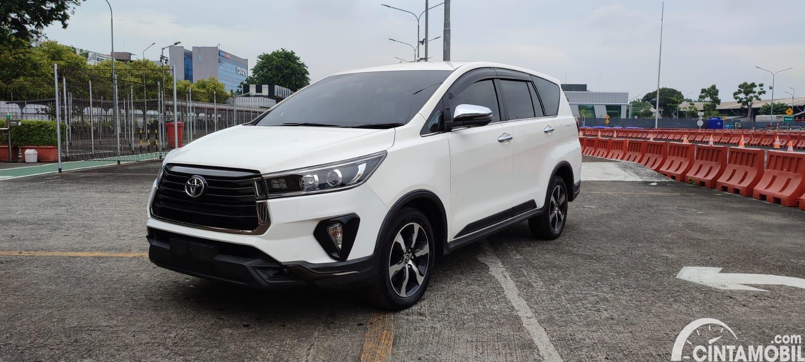 Kijang Innova Zenix Kini Goda Sisi Emosional Calon Konsumen