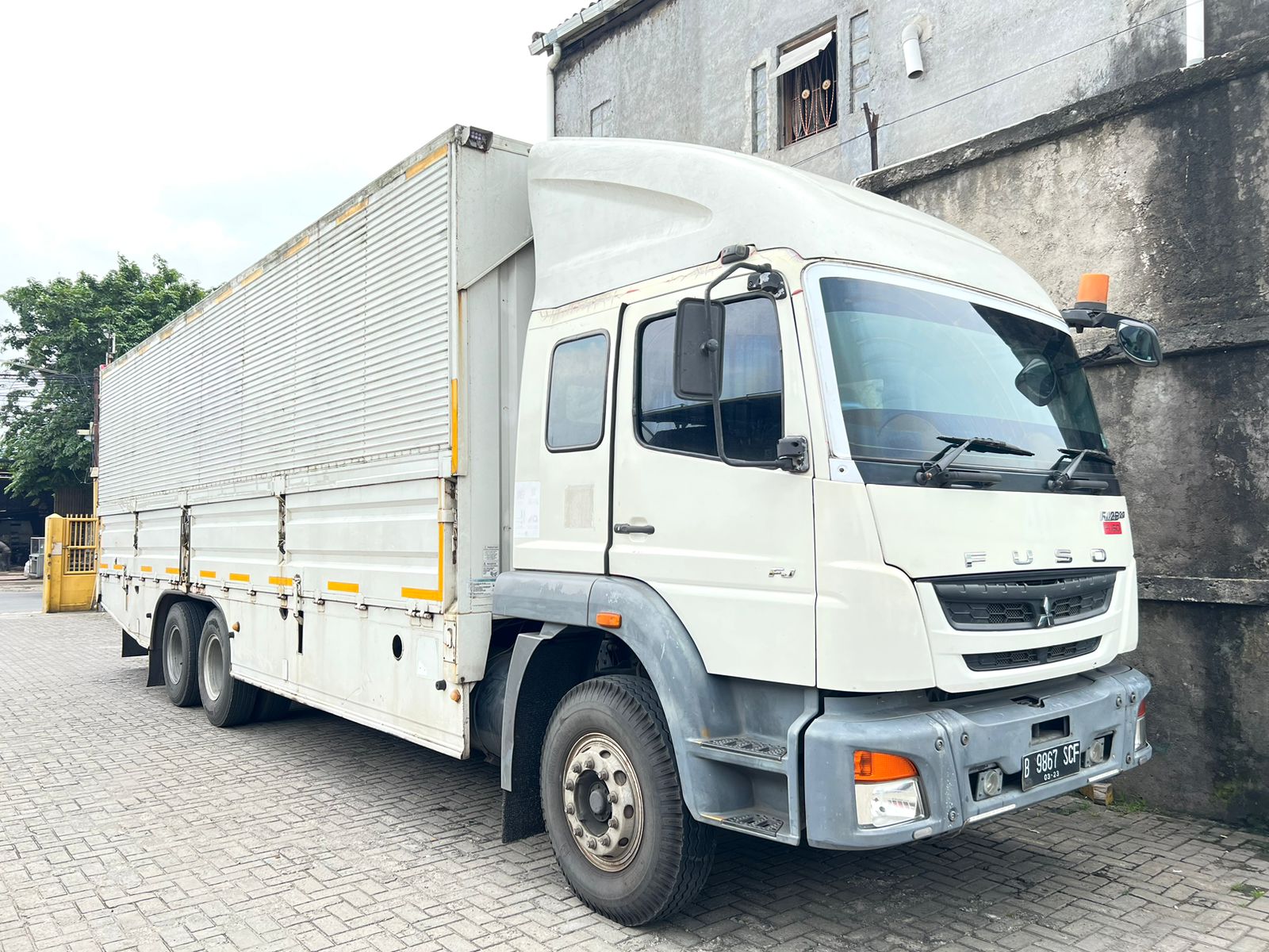 MURAH+banBARU Mitsubishi Fuso Tronton 6x2 Wingbox 2017 Wing Box 4688139