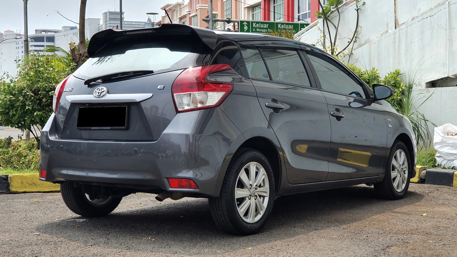 Dp Jt Toyota Yaris E Matic Abu Tangan Pertama Dari Baru