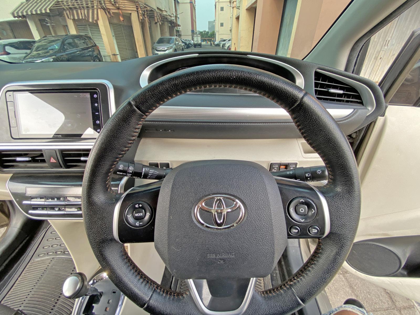 Toyota Sienta Q CVT 2016 dp 0 bs tt motor jd dp