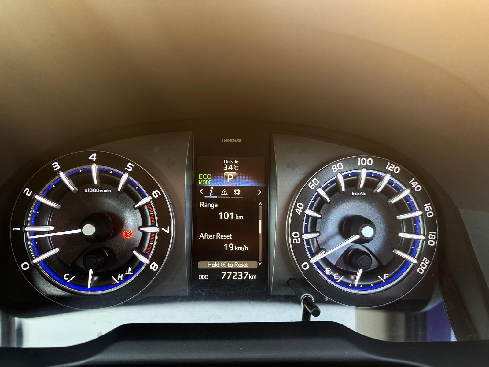 Toyota Kijang Innova Q 2016 dp minim bs tt