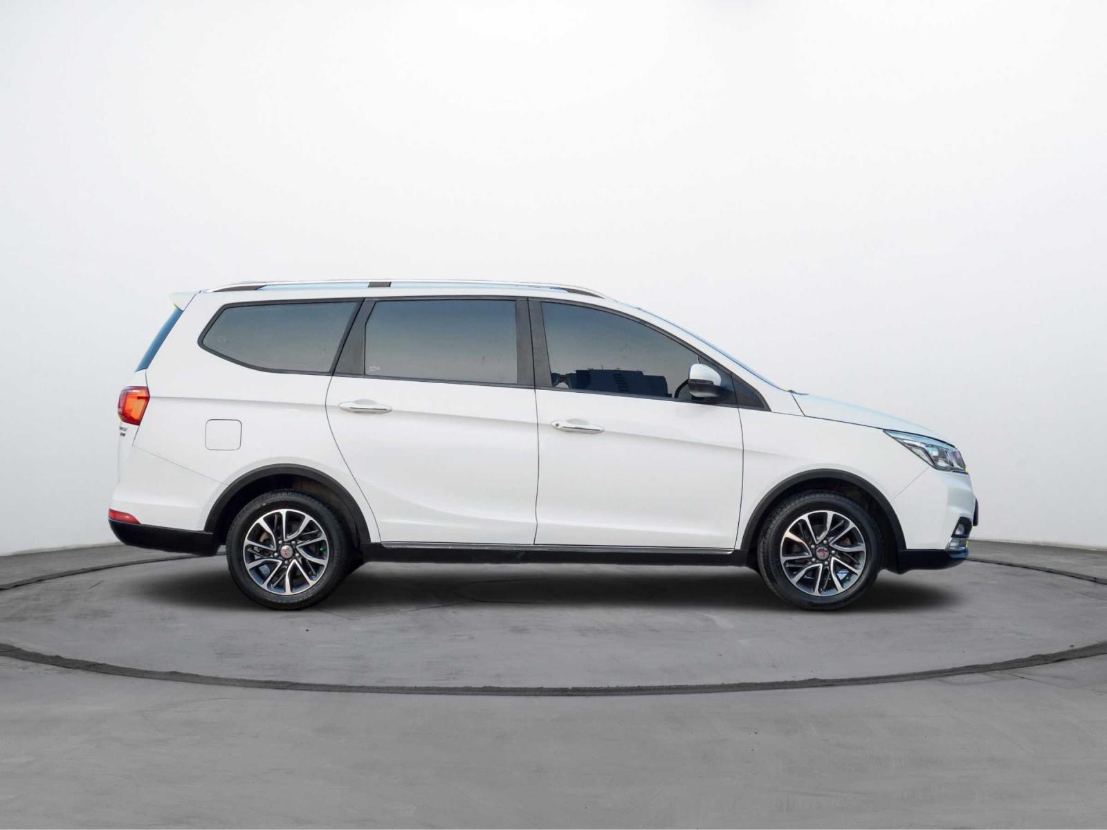 Wuling Cortez 1.5 T C Lux + CVT 2019 - Cicilan Mobil DP Murah