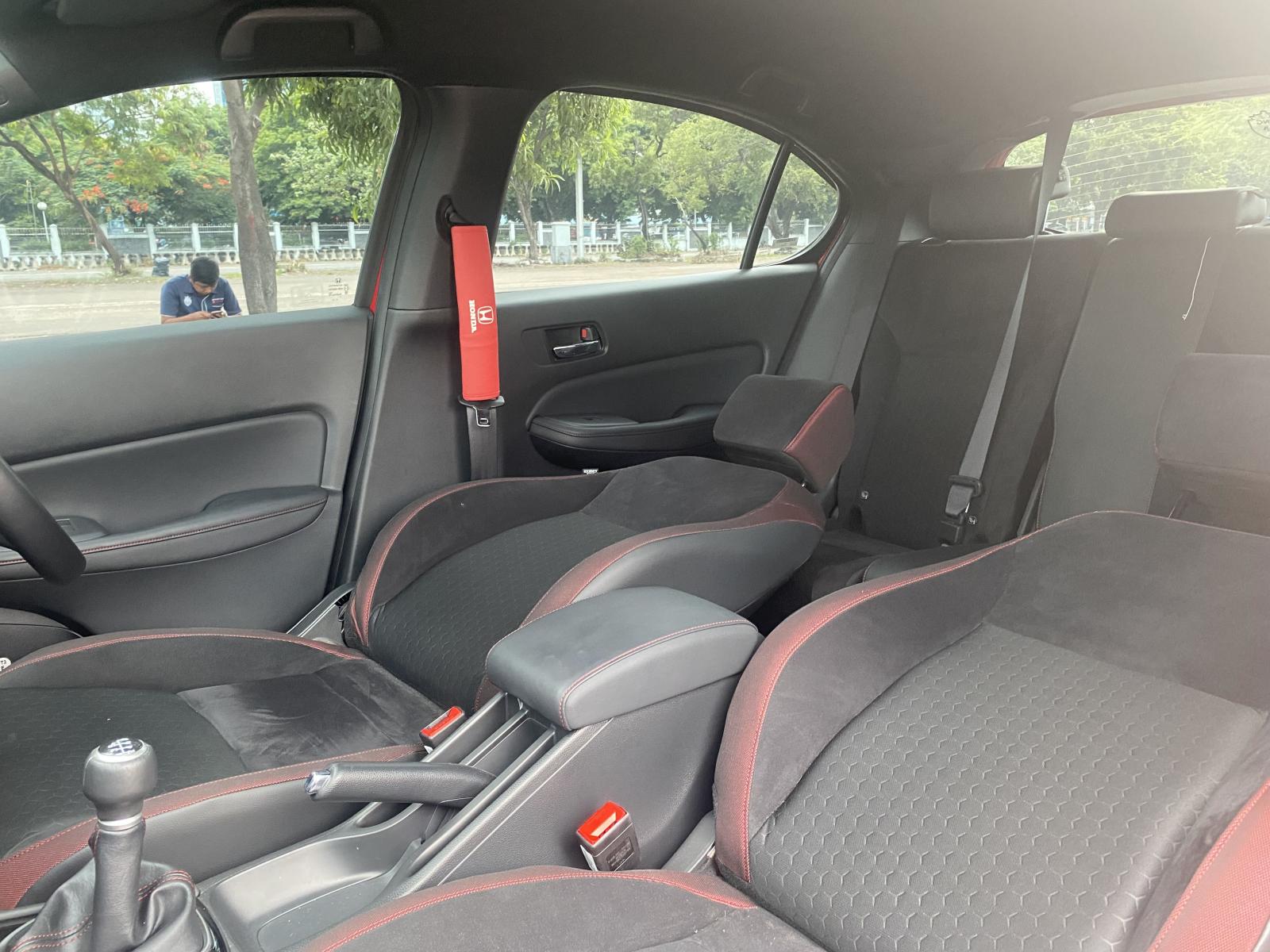 Honda City Hatchback RS MT 2021 Merah