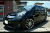 Toyota Isis Platana Touring 1.8 VVTi Ltd. Edition CBU 6