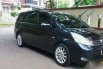 Toyota Isis Platana Luxury Limited Edition 1