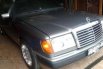 Mercedes-Benz 230E MT Tahun 1992 Manual 8