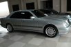 2001 Mercedes-Benz 260E Classic 1