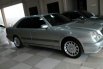 2001 Mercedes-Benz 260E Classic 9