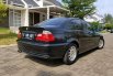 BMW 318i E46 1.9 Sedan 2002 Hitam 2