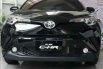 Toyota C-HR  2018 Hitam 5