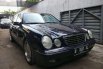 Mercedes-Benz E240  2001 Hitam 6