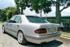 Mercedes-Benz E320 1996 terbaik 3