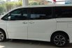 Dijual Toyota Voxy 2018 4