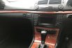 2010 Mercedes-Benz E200 dijual 4