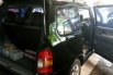 Hyundai Trajet GLS 2004 Hitam 2