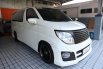 Jual Mobil Nissan Elgrand Highway Star 2010  1