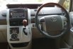 Jual Toyota NAV1 2.0 V 2013 8