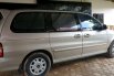 Kia Carnival 2000 terbaik 1