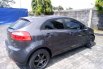 Kia Rio  2013 Abu-abu 1