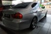 Jual BMW 3 Series 320i 2012 mobil bekas murah  4