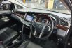 Toyota Venturer () 2017 kondisi terawat 3
