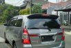 Jual mobil Toyota Kijang Innova 2.0 G AT 2015 bekas 1