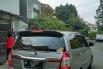 Jual mobil Toyota Kijang Innova 2.0 G AT 2015 bekas 3